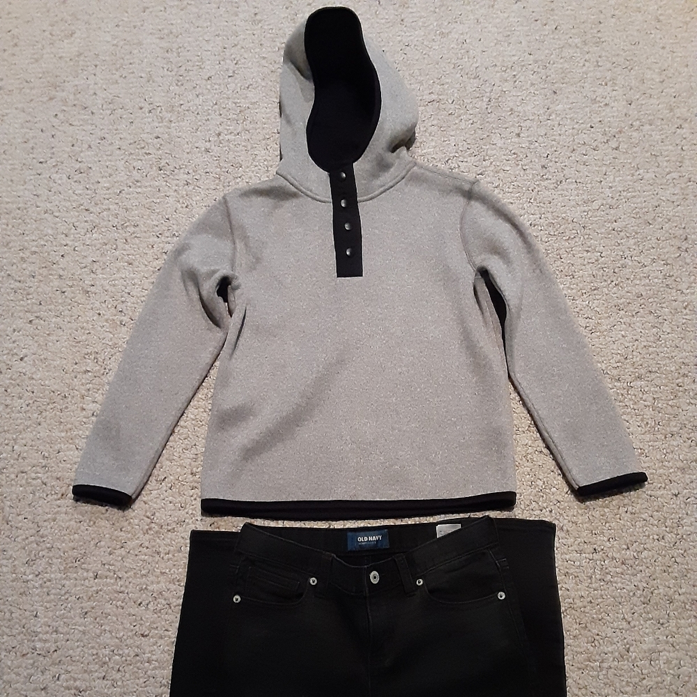 Boys Medium Old Navy Sweater & Jean's Outfit